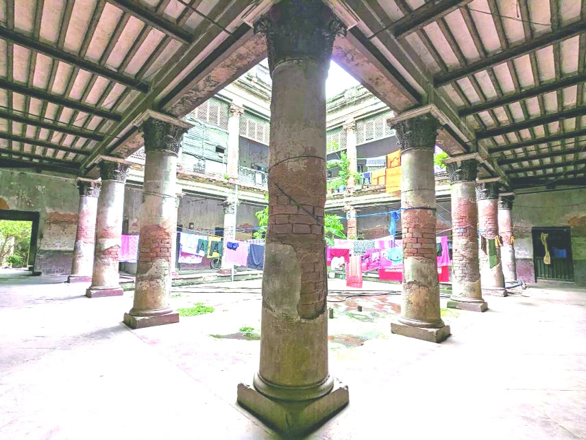 Historical Ruplal House Loses Its Grace Due to Lack of Maintenance