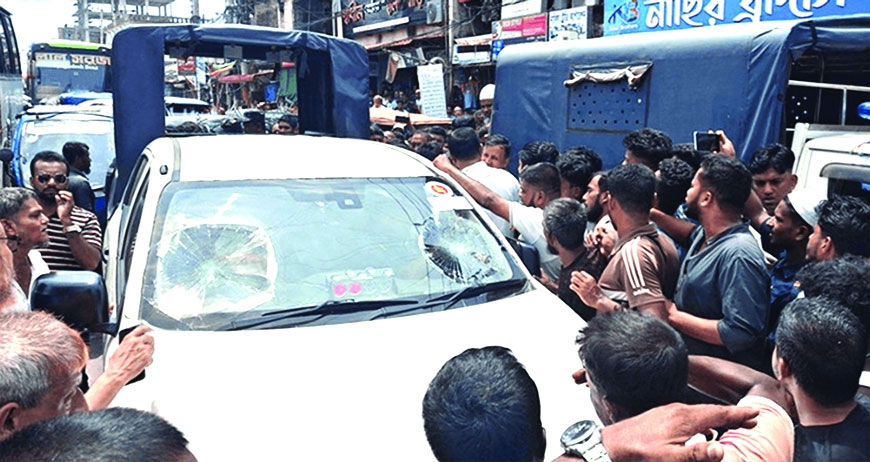 Attack on mobile court in Noakhali, magistrate's vehicle vandalised