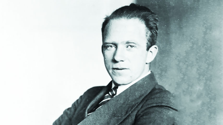 A Darwinian Moment in Physics: Creation of Quantum Mechanics