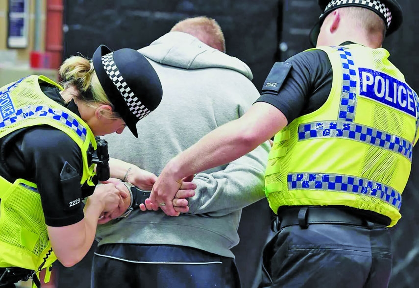 UK Gives More Power to Cops to Disperse Demonstrators