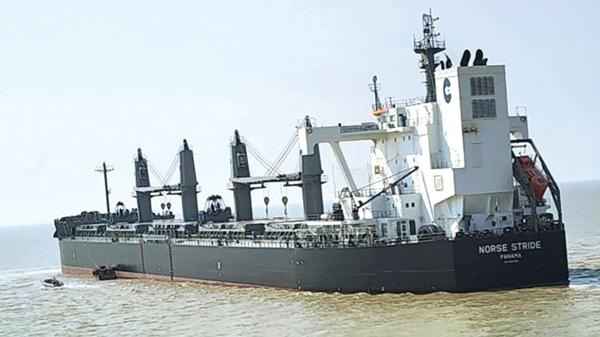 First  US wheat shipment arrives at  Ctg port