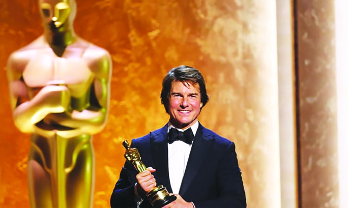 Tom Cruise receives honorary Oscar for illustrious career