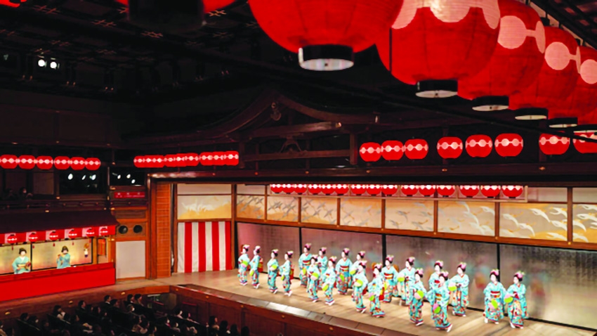 Geisha spectacle in Japan's Kyoto celebrates arrival of spring