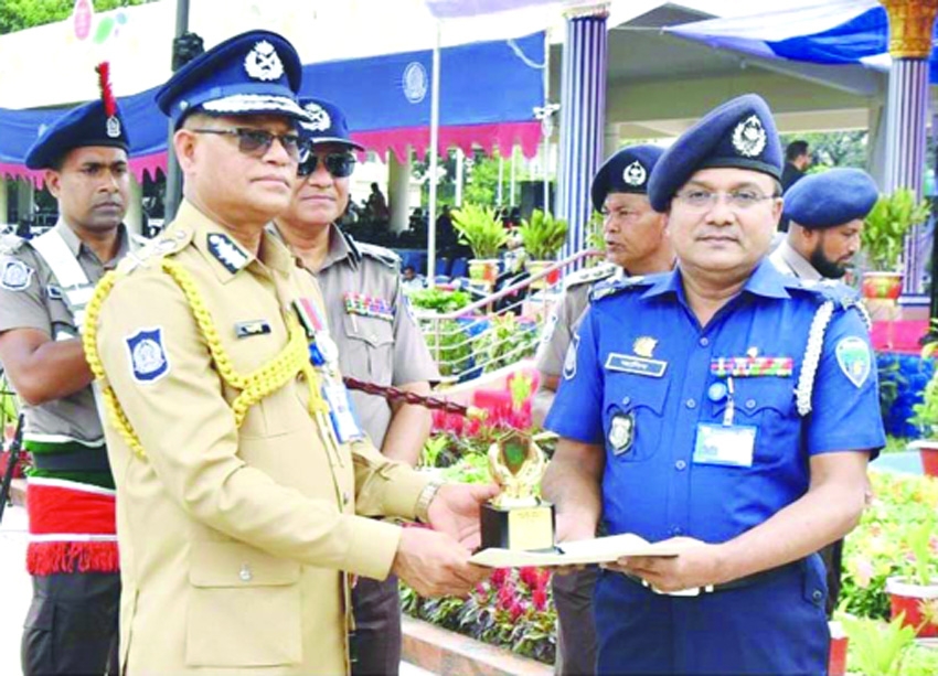 Cumilla police secures 3rd place in arms recovery