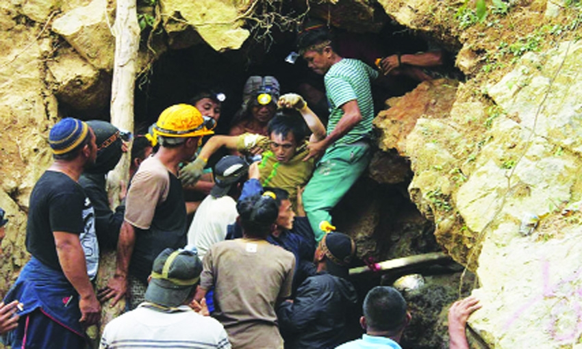 Indonesia mine landslide kills nine