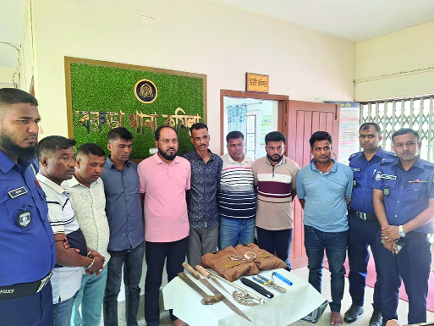 Eight robbers arrested in Cumilla