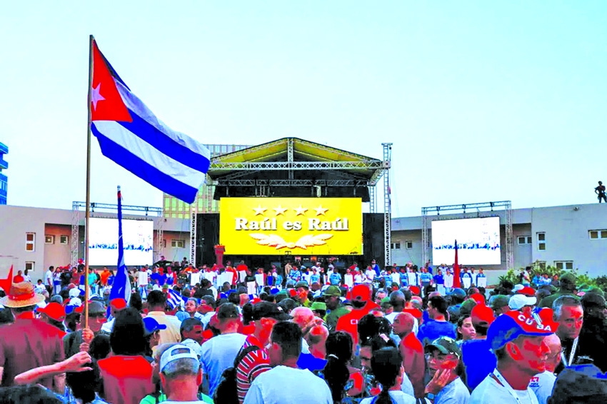 Cubans gather before US embassy in Havana to protest Raul Castro indictment