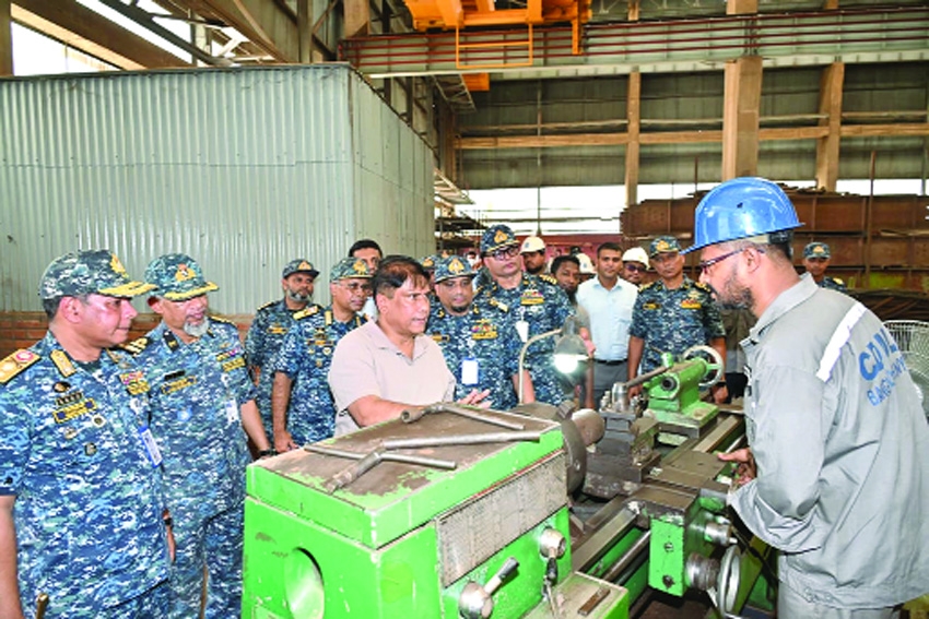 Defence Adviser visits key Navy facilities in Ctg