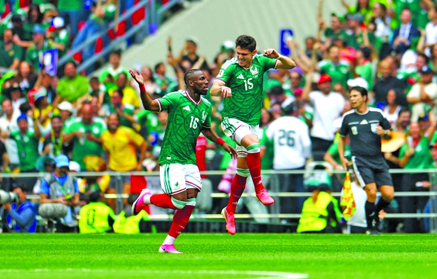 Co-hosts Mexico kick off World Cup with dramatic victory