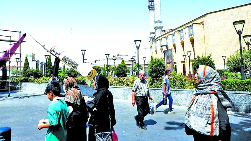 Iran and US close on initial deal