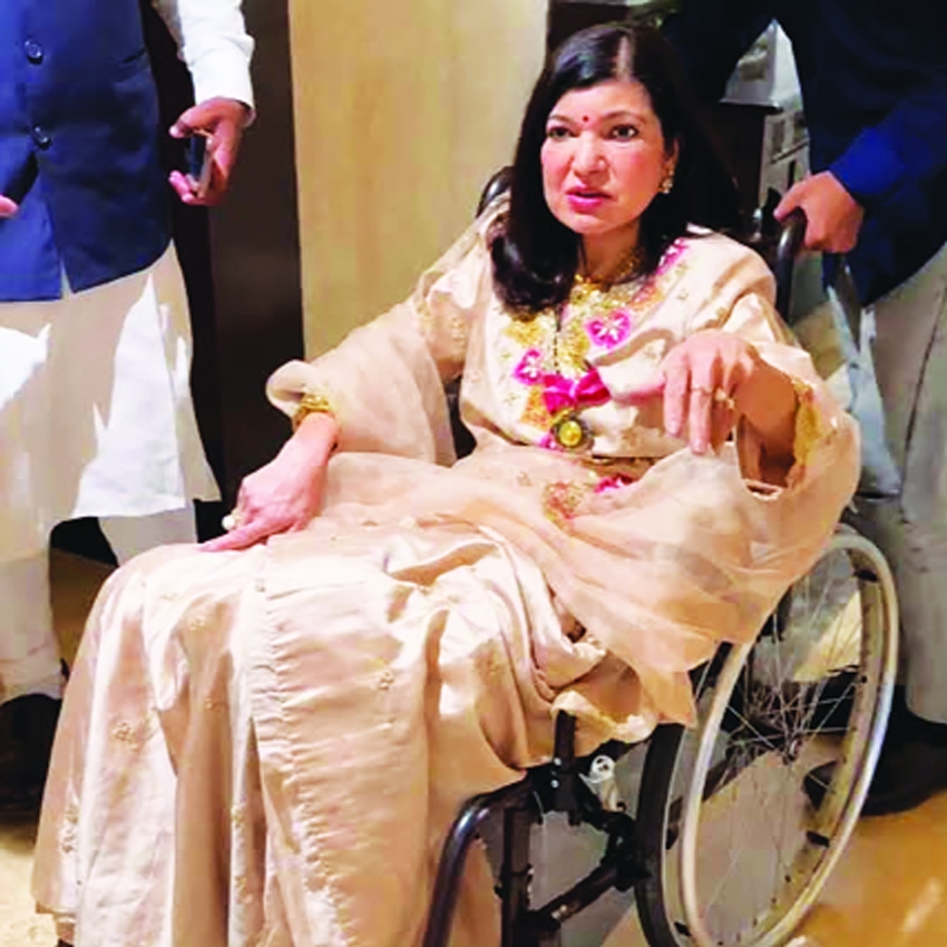 Alka Yagnik clarifies viral wheelchair video at Padma Bhushan ceremony