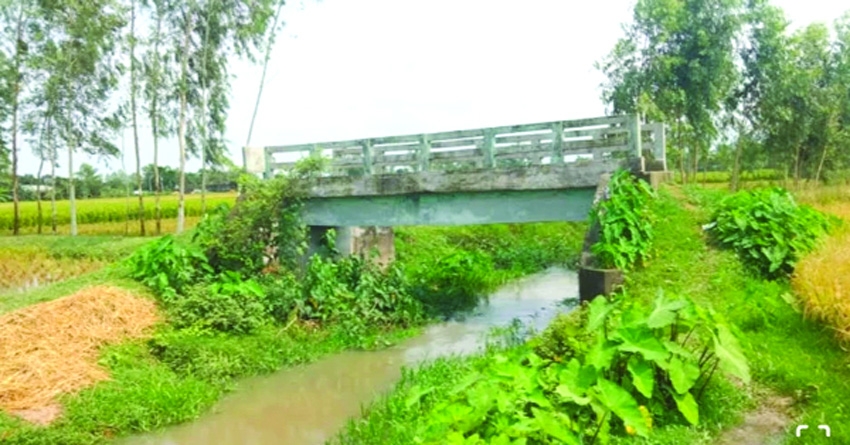 Bridge without roads fails to benefit Rangpur farmers
