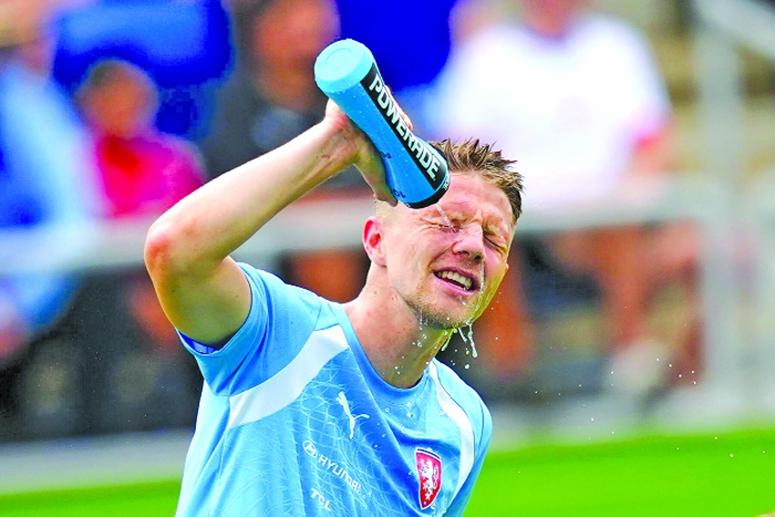 Heat wave raises concerns ahead of World Cup knockout matches in eastern US