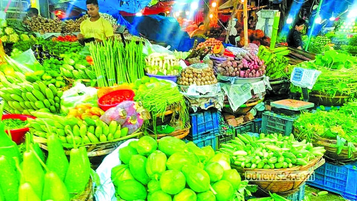 Rain, flooding 'push up prices' of grocery items