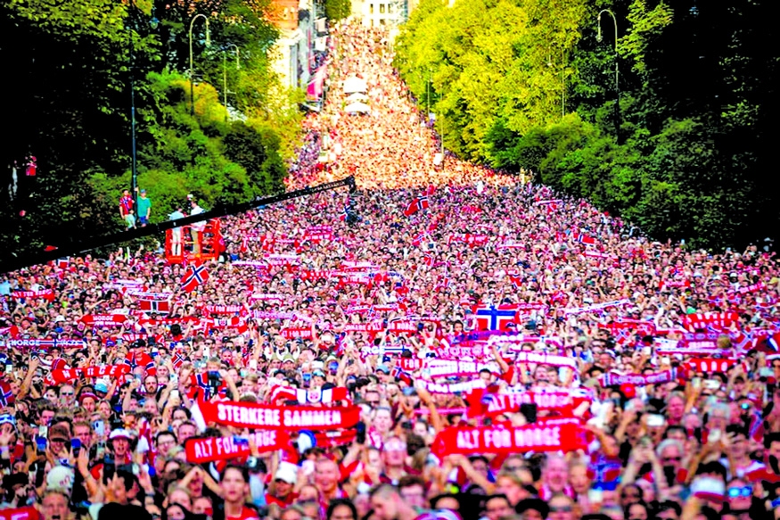 Haaland and Co. get heroes' welcome in Norway after historic run