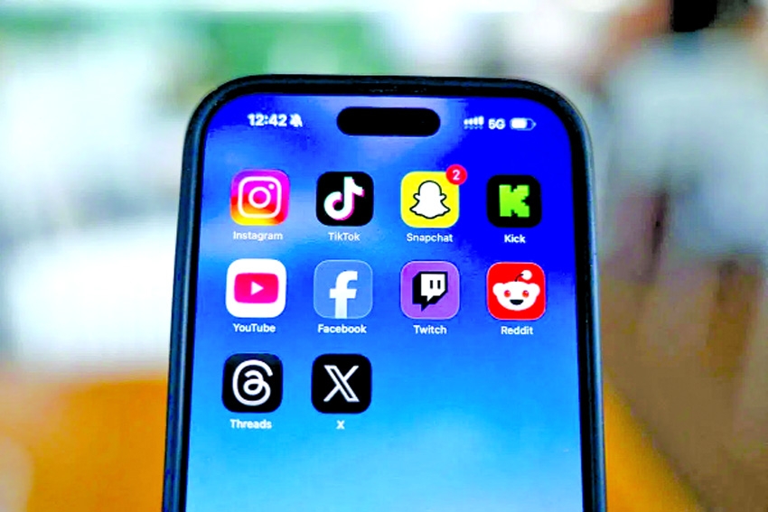 Vietnam proposes banning under-16s from posting on social media
