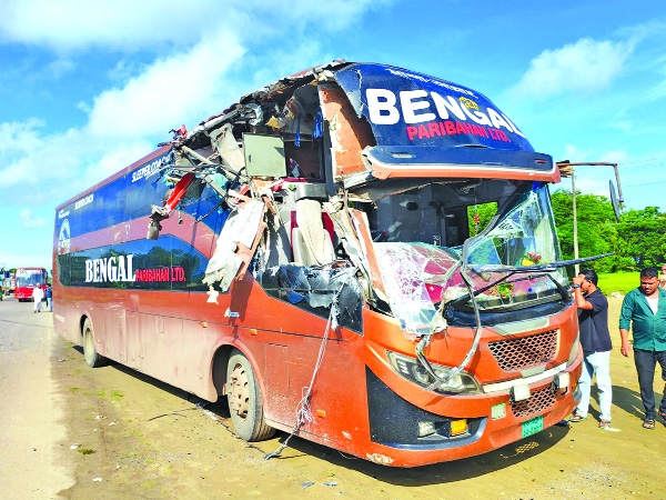 Nine killed as two buses collide in Sylhet