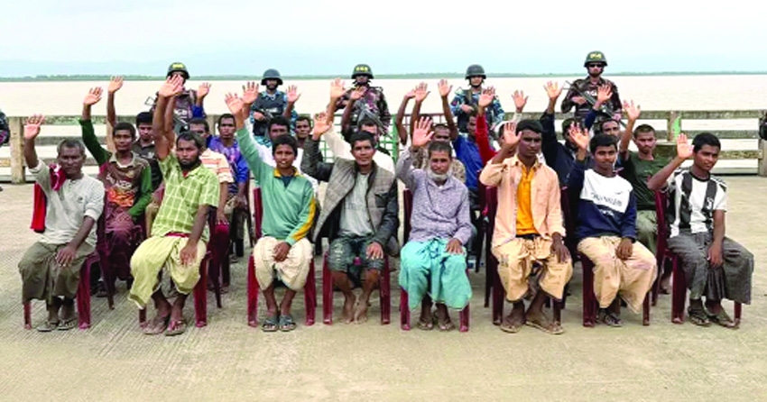 BGB brings back 24 Bangladeshi fishermen detained by Arakan Army