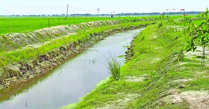 Irregularities alleged in Naogaon's Manda canal excavation project 