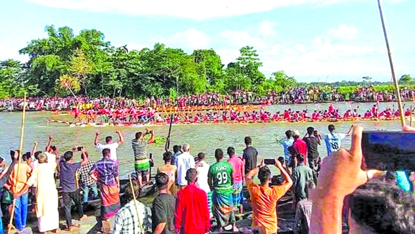 Ignoring 'Tawhidi Janata' Objections, Massive Crowd Gathers for Sunai River Boat Race