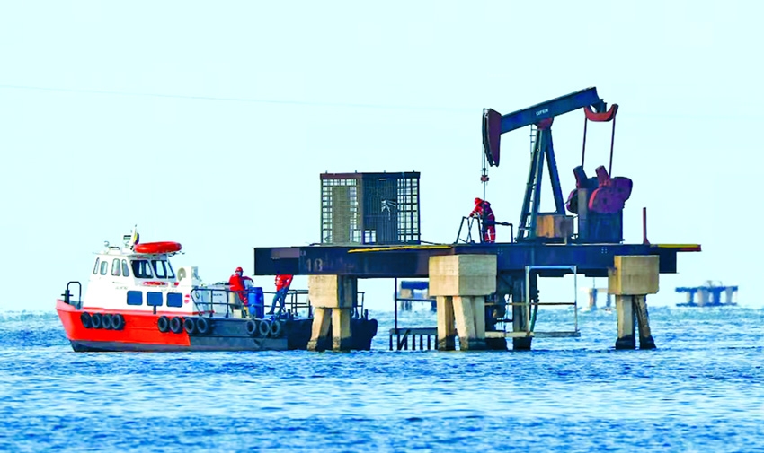 US firm to take over some Venezuela oilfields 