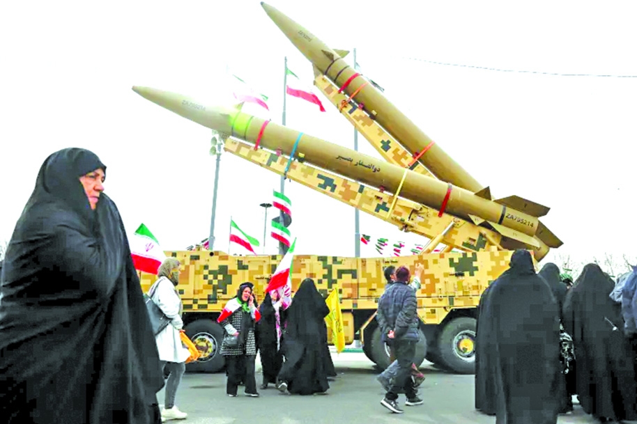 Iran targets US bases in Kuwait, UAE