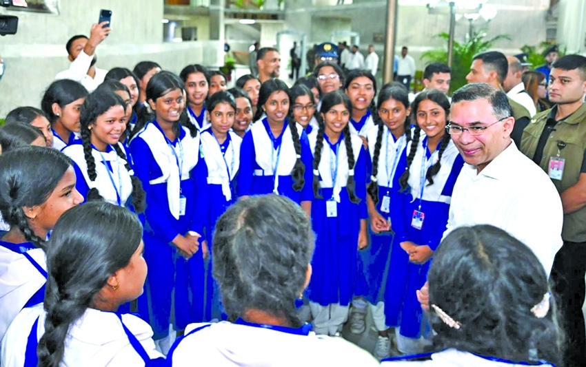 PM urges students to raise awareness on dengue prevention
