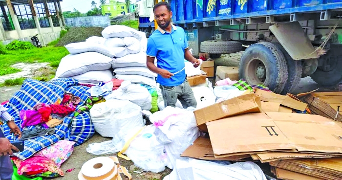 Cigarette-making machinery, 1,275kg tobacco seized in Bagerhat