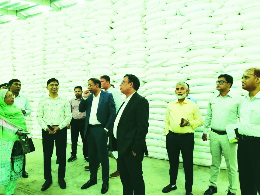 BCIC Chairman inspects fertilizer warehouses, assures adequate urea supply