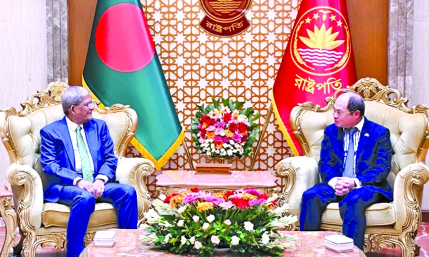 President urges Vietnam to ease visa process
