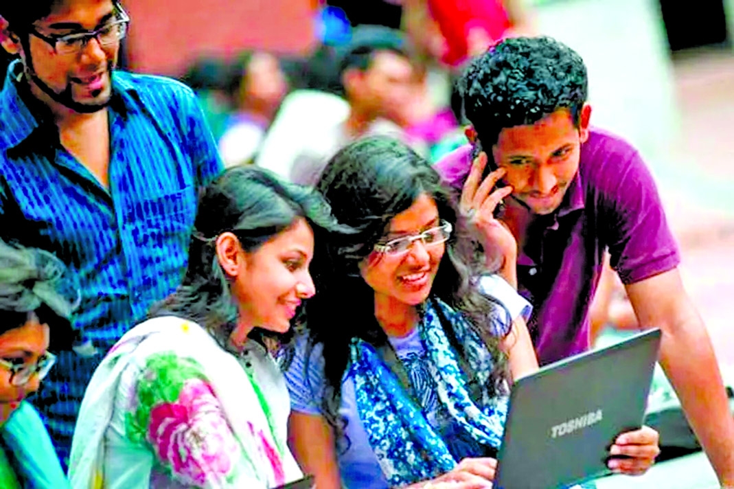 Private Firms Suffer as Most Students  Run After Government Jobs