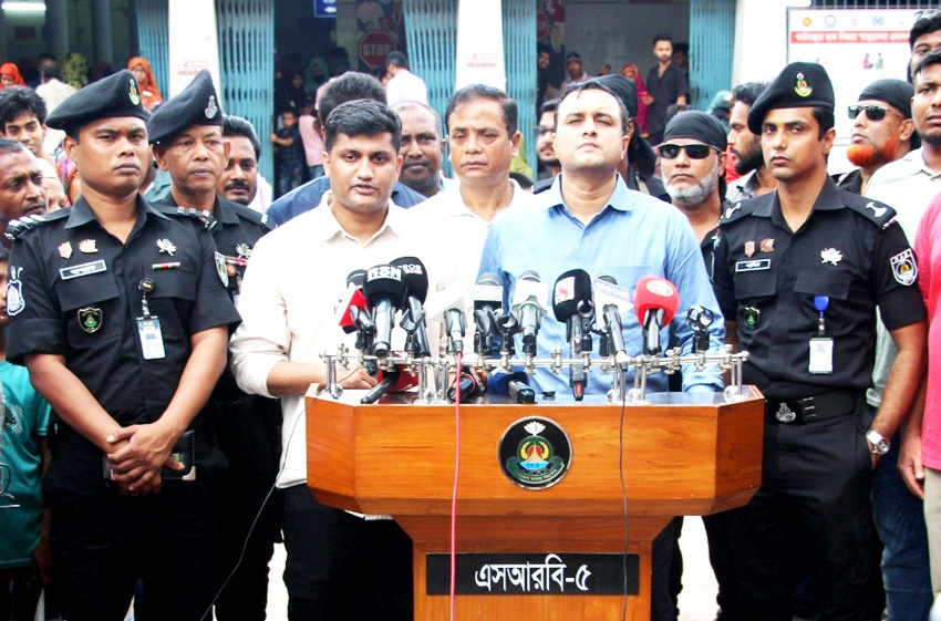 SRB-5 recovers 16 cocktails, 4 petrol bombs in Rajshahi 