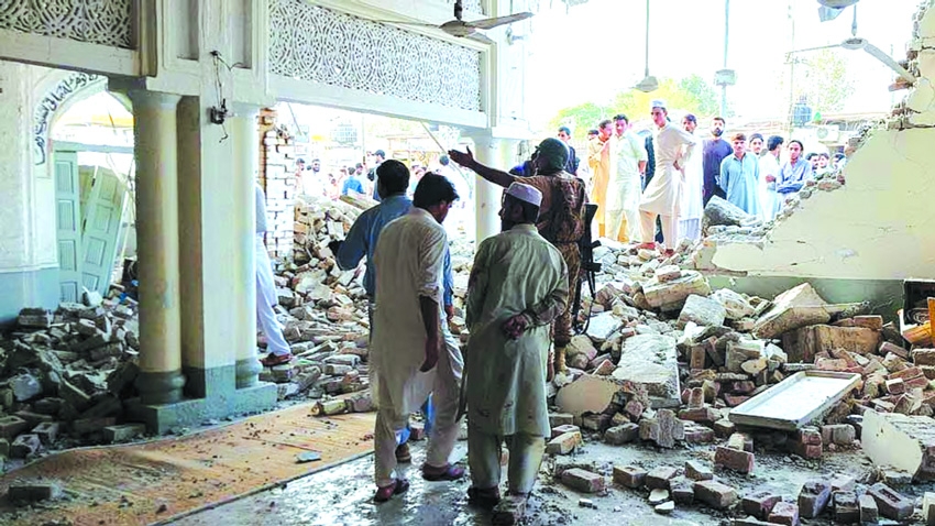 Blast in  Pakistan kills 11