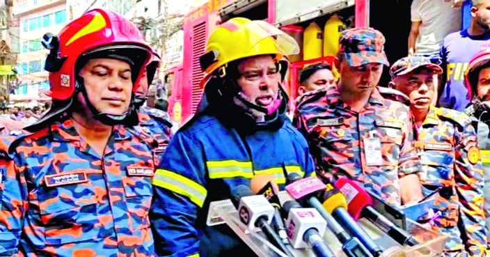 Fire at Chawkbazar market under control, four firefighters injured