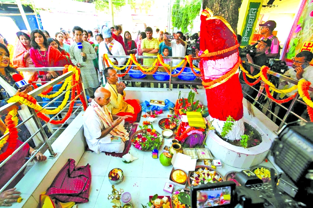Durga Puja begins with invocation of Goddess