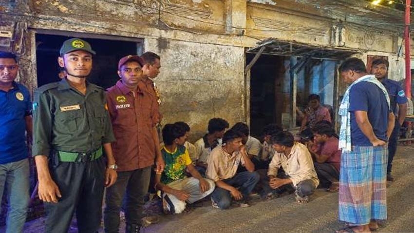 Ansar-VDP Members Prevent Clash at Durga Puja Mandap in Jashore, Detain Seven Teenagers