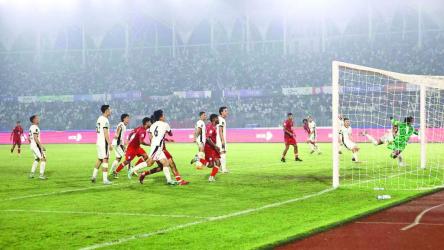 Bangladesh heartbreak in HK thriller 
