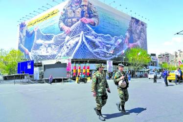 Iran closes Hormuz again