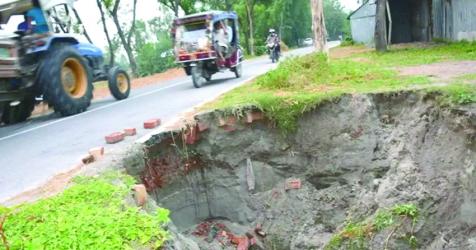 Damaged Teesta Bridge link road poses threat to regional connectivity