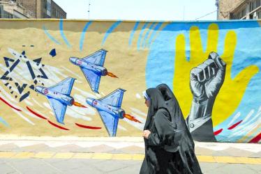 Iran targets Bahrain and Kuwait after renewed US strikes
