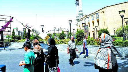 Iran and US close on initial deal