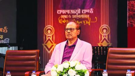 Syed Abdul Hadi receives special honorific memento