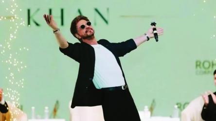 Shah Rukh Khan celebrates 34 years in Bollywood