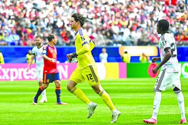 Spain into WC semi-final with France after late strike against Belgium
