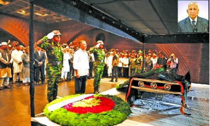 PM joins Jamiruddin Sircar's  namaj-e-janaza 