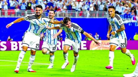 Argentina sink 10-man Swiss to set up blockbuster England WC semi-final