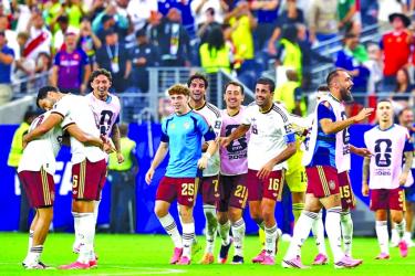 Spain deliver World Cup masterclass against France to reach final