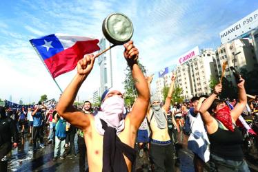 Chile Protesters Demand Quick Cabinet Reshuffle