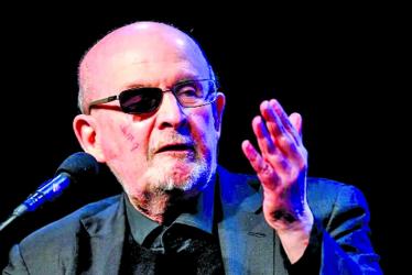 Salman Rushdie recalls \'lake of blood\' in testimony against his attacker