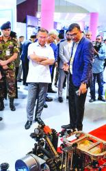 PM Visits UIU stall at BEAR Summit and National Semiconductor Symposium